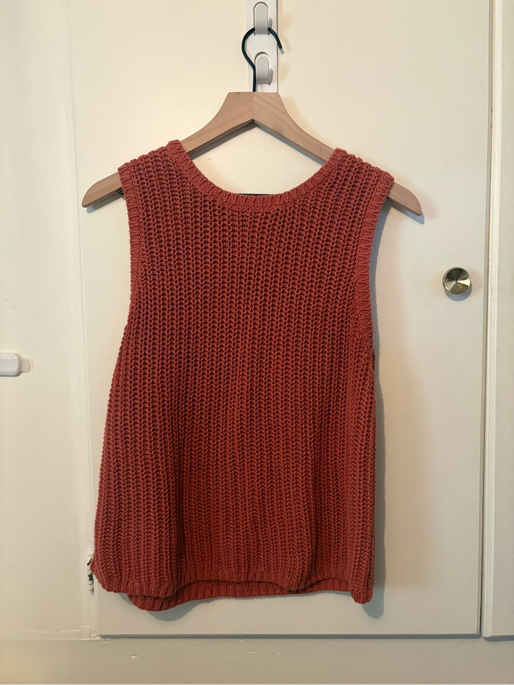 Women's Knit Sleeveless Sweater Tank - Picture 2 of 3